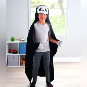 New Your Zone Kids Black/ White Skeleton Glow in the Dark Hooded Throw, 40 x 50"